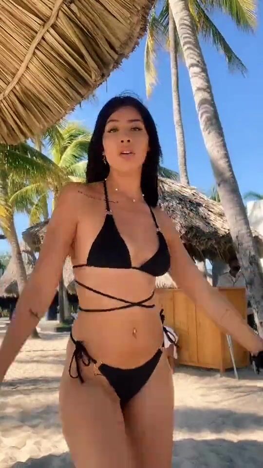 Alexia Garc A Looks Hot In Black Bikini At The Beach Sexyfilter