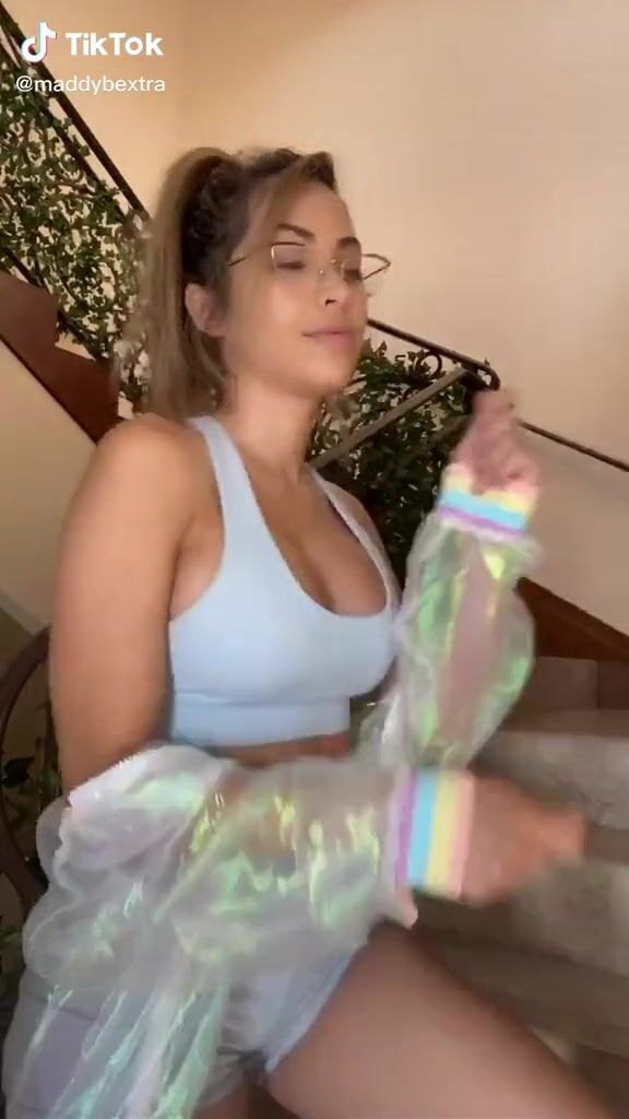 Breathtaking Maddy Belle Shows Cleavage In Grey Crop Top Sexyfilter