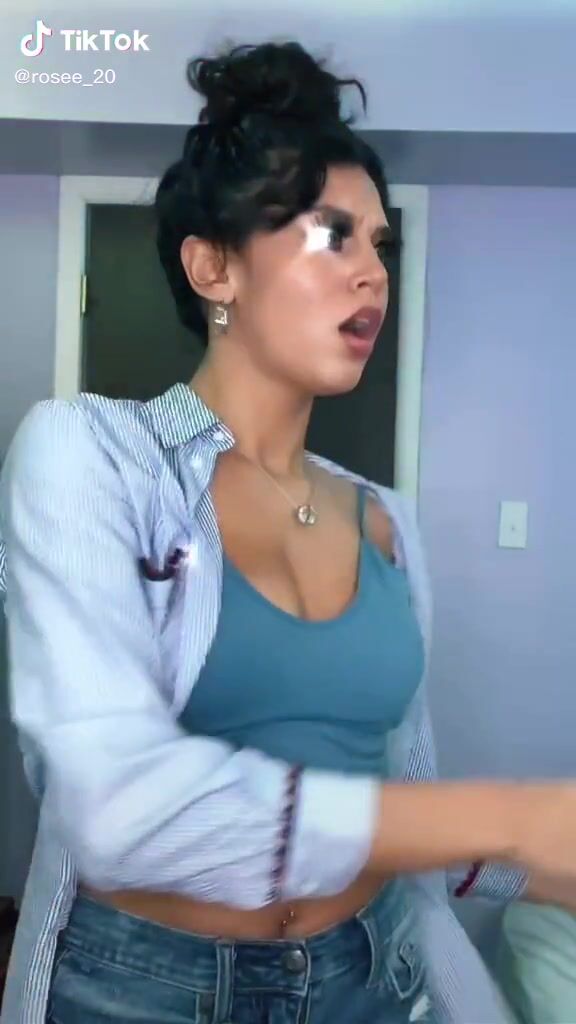 Hottest Rosee 20 Shows Cleavage In Grey Crop Top And Bouncing Tits