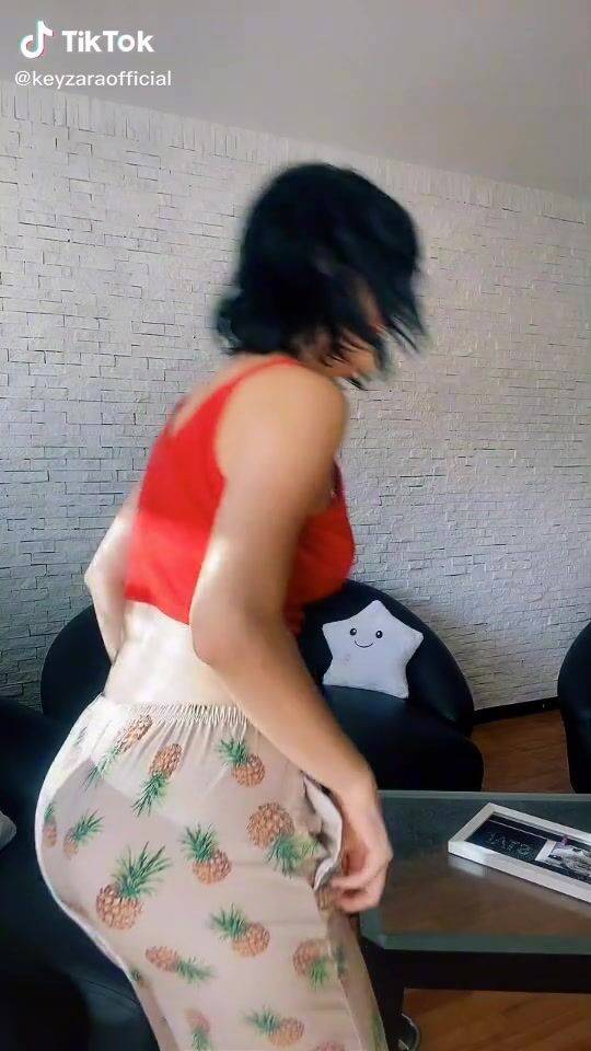 Hot Keyzaraofficial In Red Crop Top And Bouncing Tits Sexyfilter