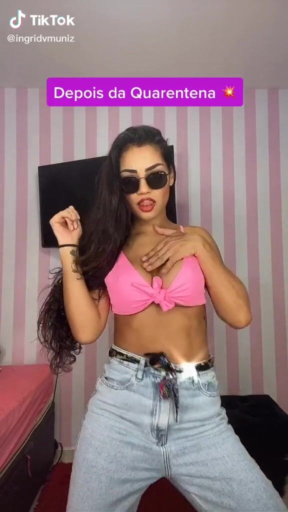 Attractive Ingrid Muniz Shows Cleavage In Pink Bikini Top Sexyfilter