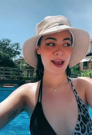 4. Sexy Aida Martorell in Bikini in the Pool