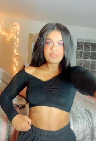 2. Sexy Aanaejha Jordan Shows Pokies Braless and Bouncing Tits
