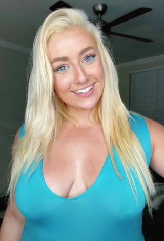 Sexy Alexandria Knight Shows Nipples without Brassiere