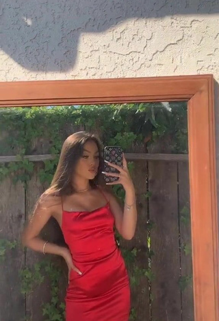 4. Sexy Aleina Topp in Red Dress