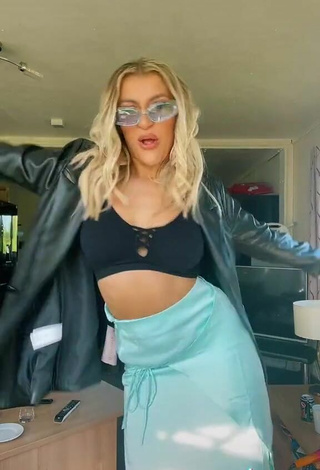 3. Sexy Molly Marsh in Black Crop Top and Bouncing Boobs