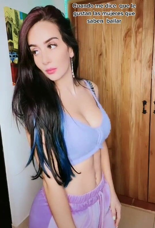 Erotic Adriana Valcárcel Shows Cleavage in Blue Crop Top