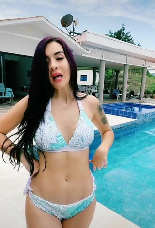 4. Fine Adriana Valcárcel in Sweet Bikini at the Pool