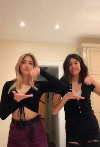 2. Sweetie Ally Jenna Shows Cleavage in Black Crop Top