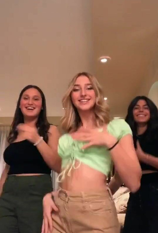 5. Hot Ally Jenna Shows Cleavage in Light Green Crop Top