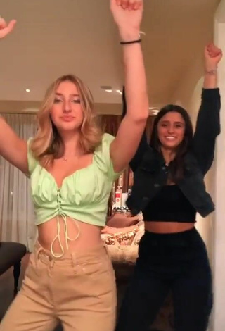 3. Sexy Ally Jenna Shows Cleavage in Light Green Crop Top