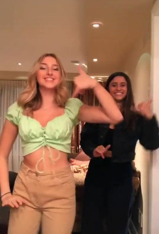 5. Sexy Ally Jenna Shows Cleavage in Light Green Crop Top