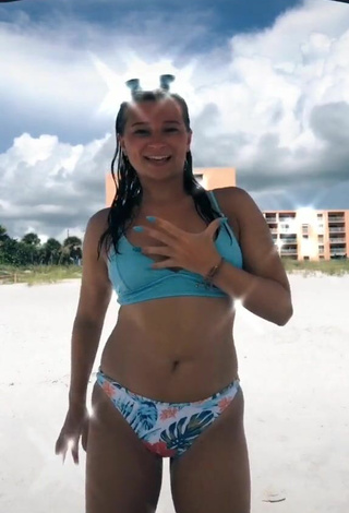 2. Cute Amanda Bober in Blue Bikini Top at the Beach