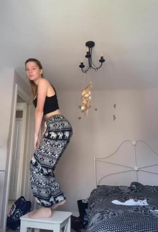 Hot Anya Rowlands in Black Crop Top while doing Dance