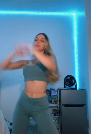 5. Sexy Arianna Flowers in Grey Sport Bra and Bouncing Boobs while doing Dance