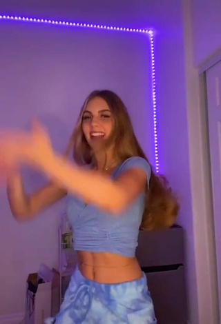 4. Seductive Arianna Flowers in Blue Crop Top and Bouncing Tits