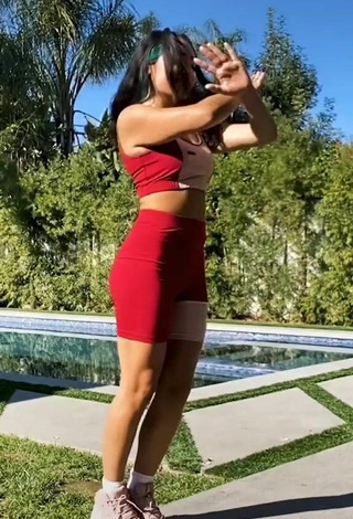 3. Sexy Avani Gregg Shows Legs at the Swimming Pool