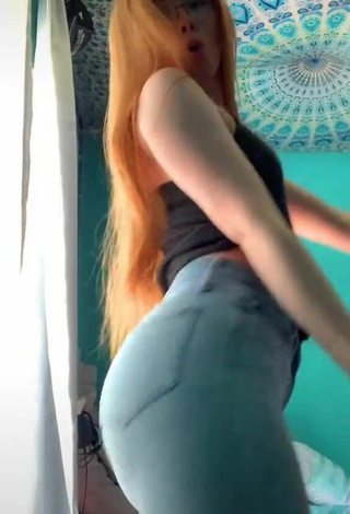 5. Sweetie Bailey Hurley Shows Butt