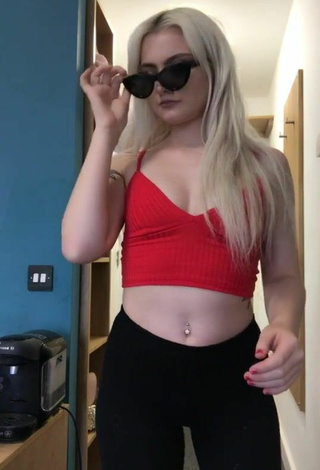 3. Sweetie Lowri Rose-Williams Shows Cleavage in Red Crop Top