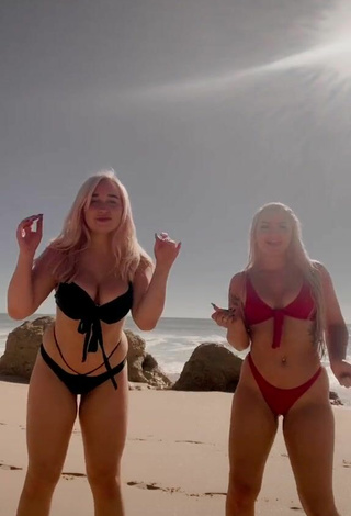 2. Erotic Lowri Rose-Williams Shows Cleavage in Bikini at the Beach