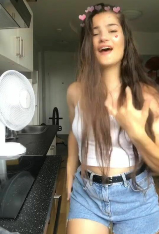 5. Sexy Bedialy in White Crop Top
