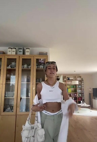 2. Sexy Belina Bellwood in White Crop Top Braless