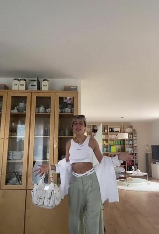 3. Sexy Belina Bellwood in White Crop Top Braless