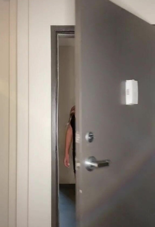1. Sexy Brittanie Nash Shows Legs