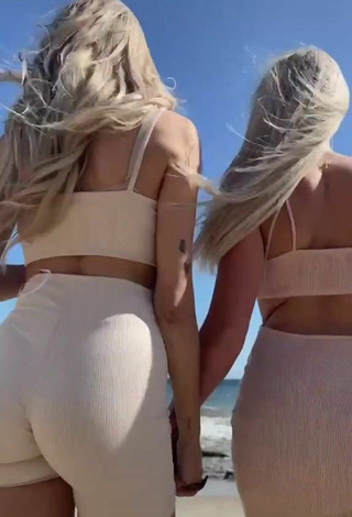 1. Sweetie Brittanie Nash Shows Butt at the Beach