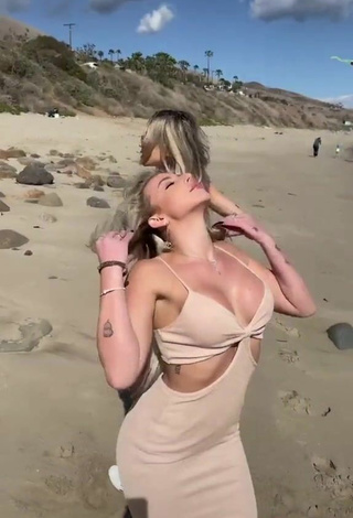 3. Sweetie Brittanie Nash Shows Butt at the Beach