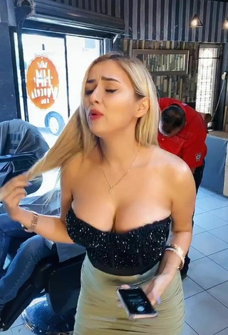 1. Hot Alemia Rojas Shows Cleavage and Bouncing Boobs in Black Top