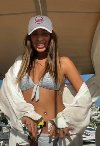 4. Hot Alexia García in Grey Bikini