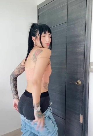 2. Sexy Nicole Amado Shows Butt
