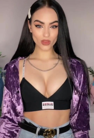 4. Hot Anastasia Useeva Shows Cleavage and Bouncing Boobs in Black Crop Top
