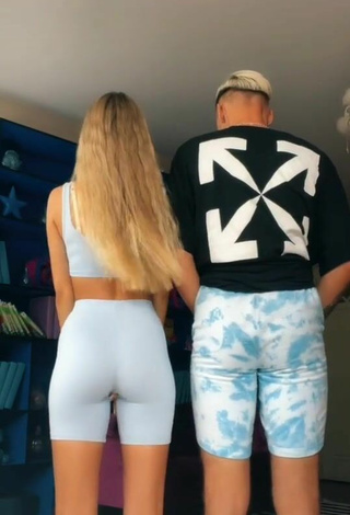 5. Sexy Anya Ischuk Shows Butt
