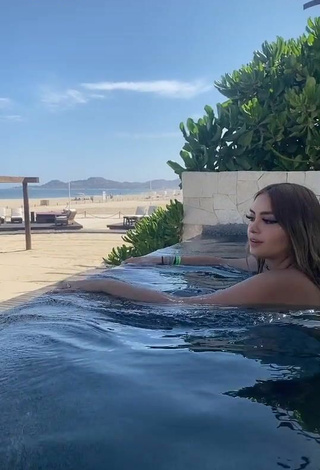 Cute Abril Abdamari Garza Alonso Shows Big Butt at the Swimming Pool