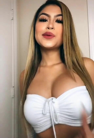 2. Desiree Montoya Shows Cleavage in Sexy White Crop Top