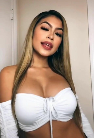 5. Desiree Montoya Shows Cleavage in Sexy White Crop Top