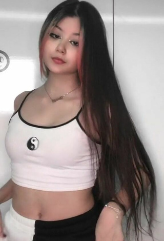 Sexy Evelyn Salazar in White Crop Top