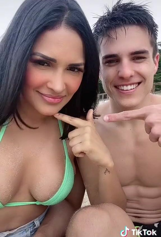 5. Cute Flayslane Raiane Preira da Silva Shows Cleavage in Green Bikini Top