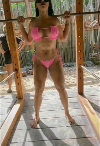 5. Lovely Franjomar Shows Cleavage in Pink Bikini while doing Fitness Exercises