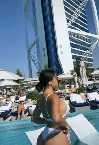 5. Fine Franjomar Shows Butt at the Swimming Pool