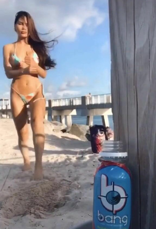 2. Georgina Mazzeo Looks Sexy in Green Bikini at the Beach