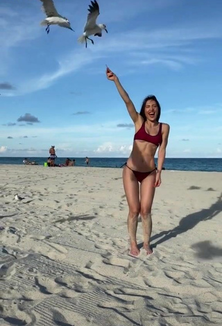 4. Sexy Georgina Mazzeo Shows Legs at the Beach