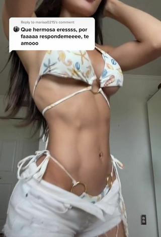 Hot Georgina Mazzeo Shows Cleavage in Bikini
