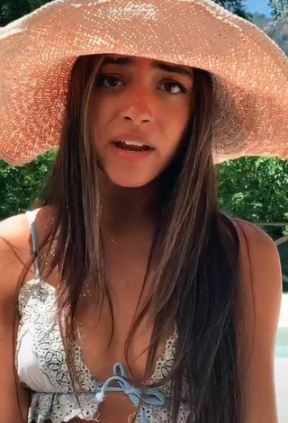 3. Sexy Giorgia Malerba in Bikini Top at the Pool