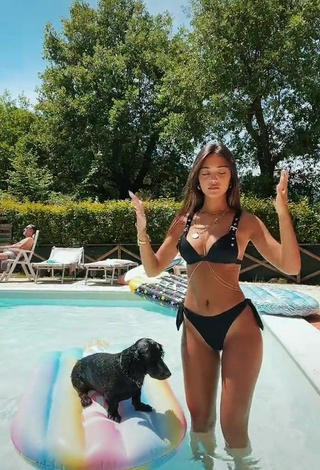 5. Hot Giorgia Malerba in Bikini at the Pool