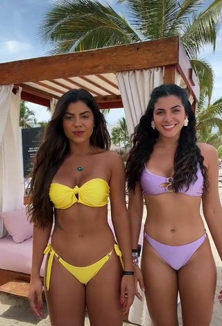 Hot Hariany Nathália Almeida in Bikini