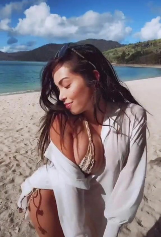 3. Maddy Belle Shows her Inviting Cleavage at the Beach