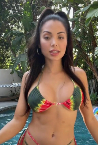 2. Beautiful Maddy Belle Shows Cleavage in Sexy Bikini at the Swimming Pool